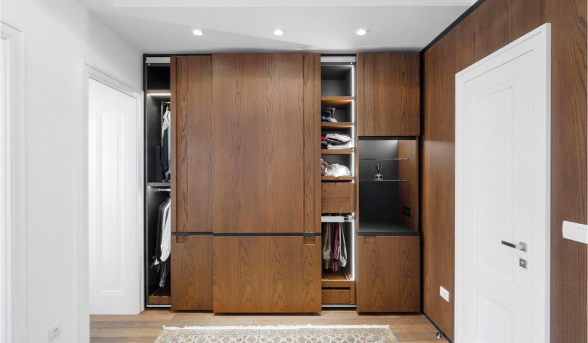 Elegant Wooden Sliding Wardrobe